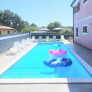 https://apartment-radmila-nova-vas.in-istria.net